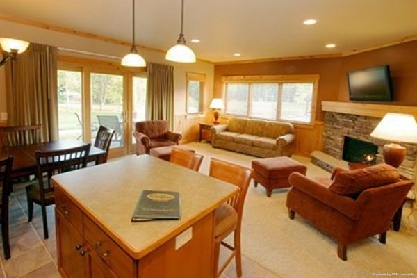 Ruttgers Bay Lake Lodge (Deerwood)